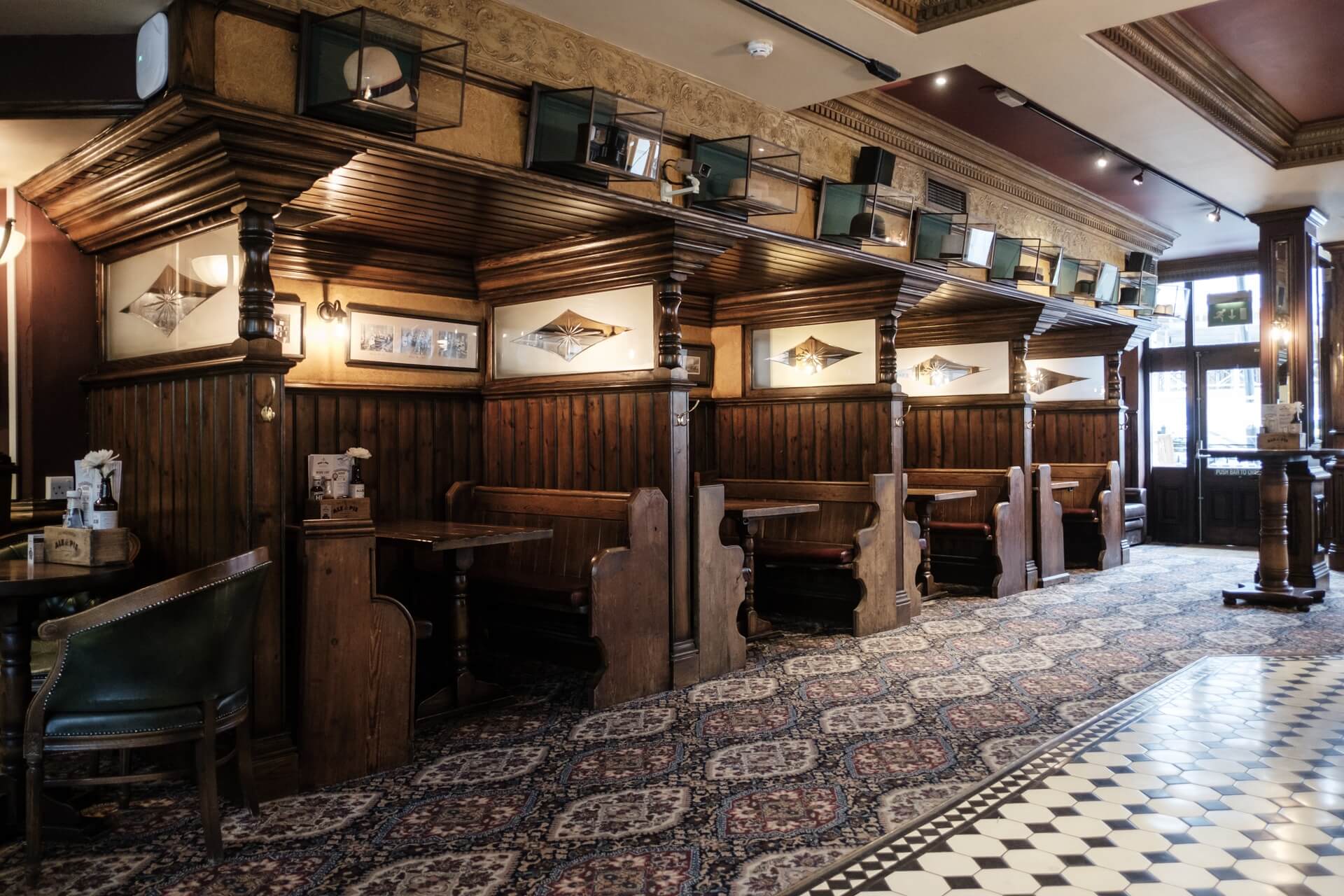 The mad hatter hotel, photo 6